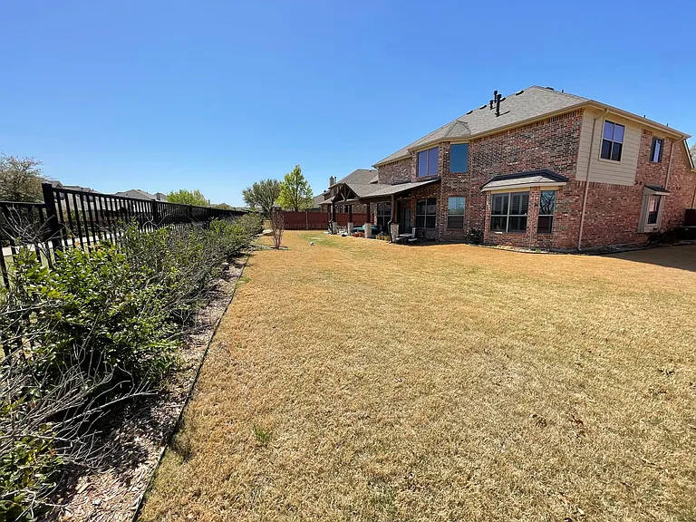 12812 Outlook Ave — Photo 28