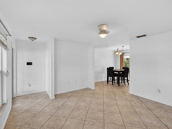 2nd image of 2025 BARKSDALE STREET