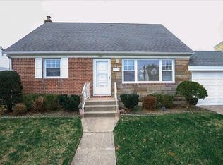 185 Bette Rd, East Meadow, NY 11554