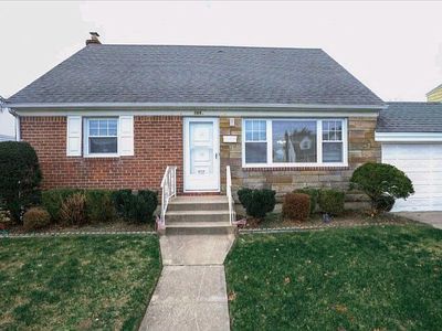 185 Bette Rd, East Meadow, NY, 11554