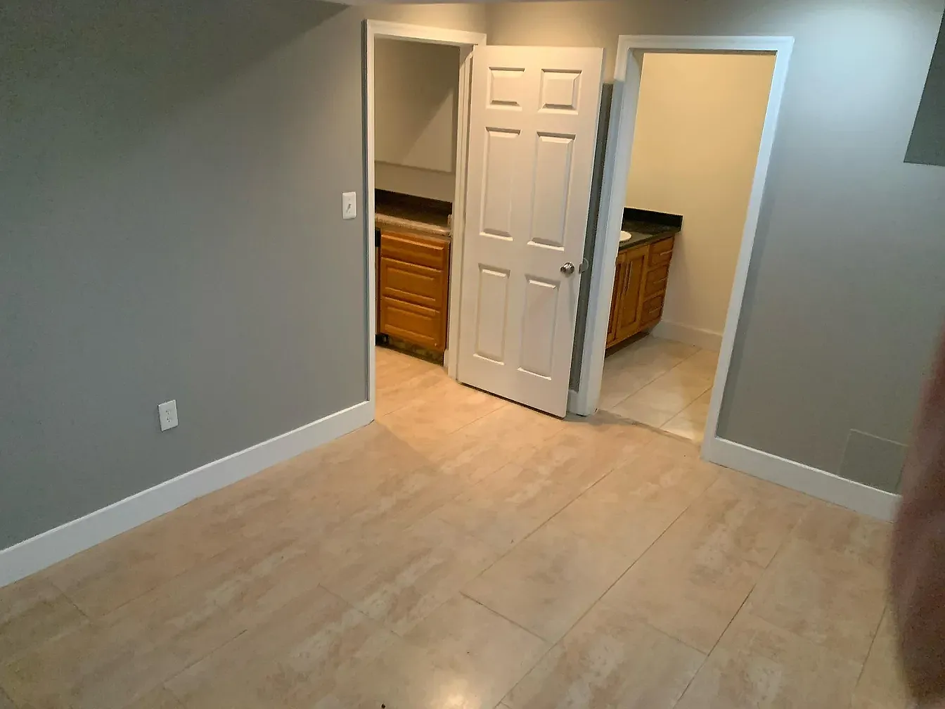 1 bed, 4350 sqft, $2,025 — Photo 3