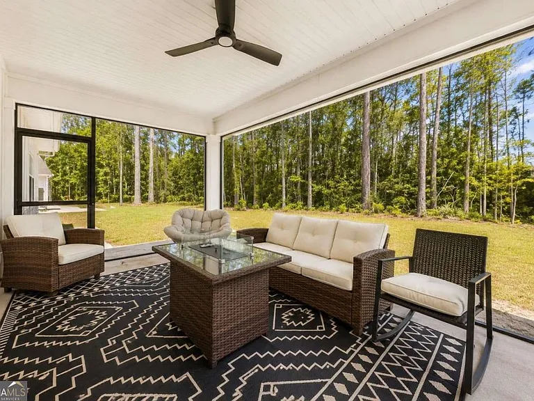 100 Carrington Way — Photo 30