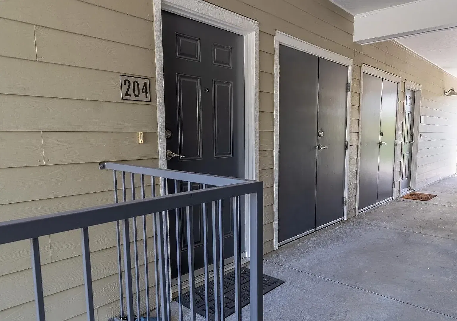 Beautiful 2 Bedroom 2 Bath Condo! — Photo 2