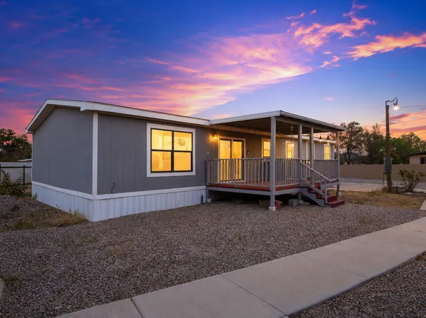 5220 Cerritos Ave, Los Lunas, NM 87031