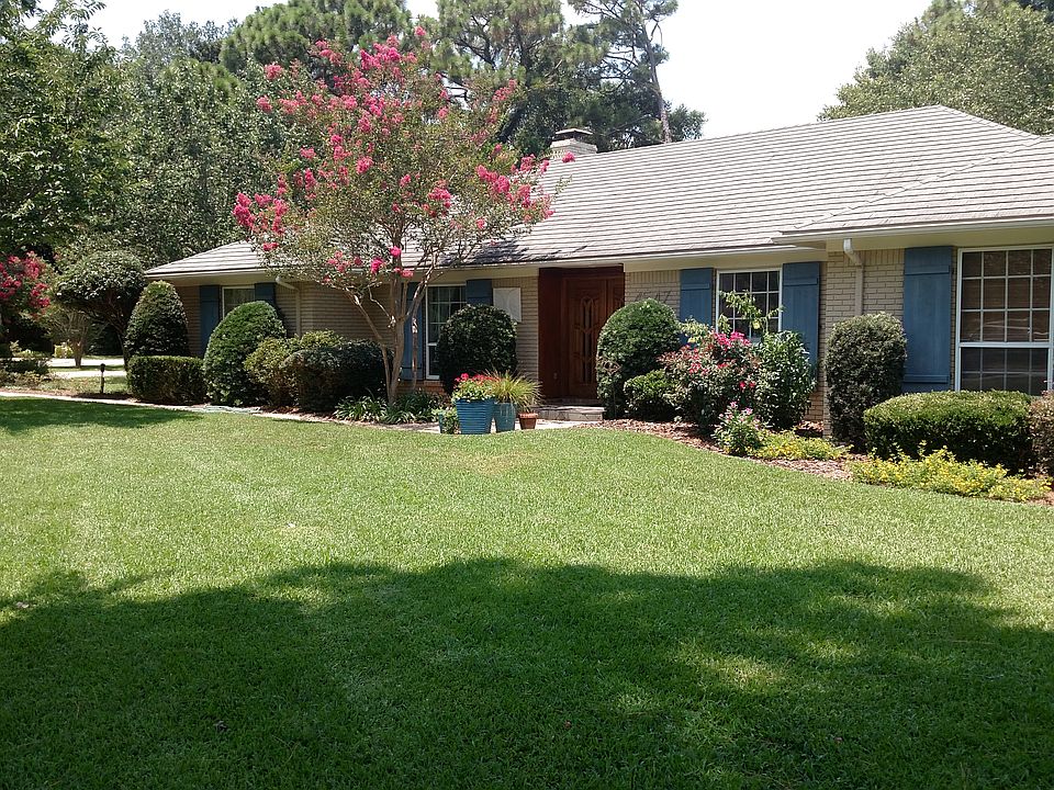 Cul-de-sac of just 6 homes