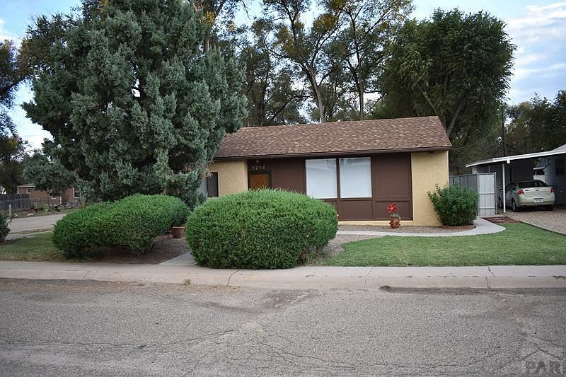 1st image of 1214 Walnut Ave