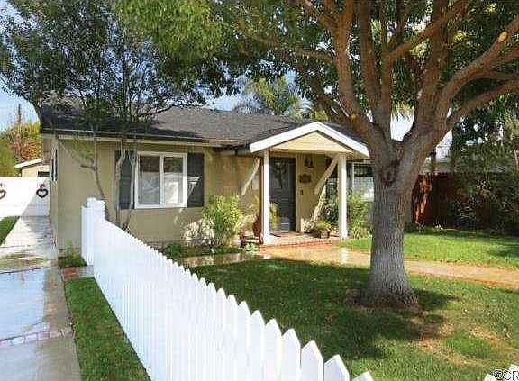 2nd image of 390 Costa Mesa St