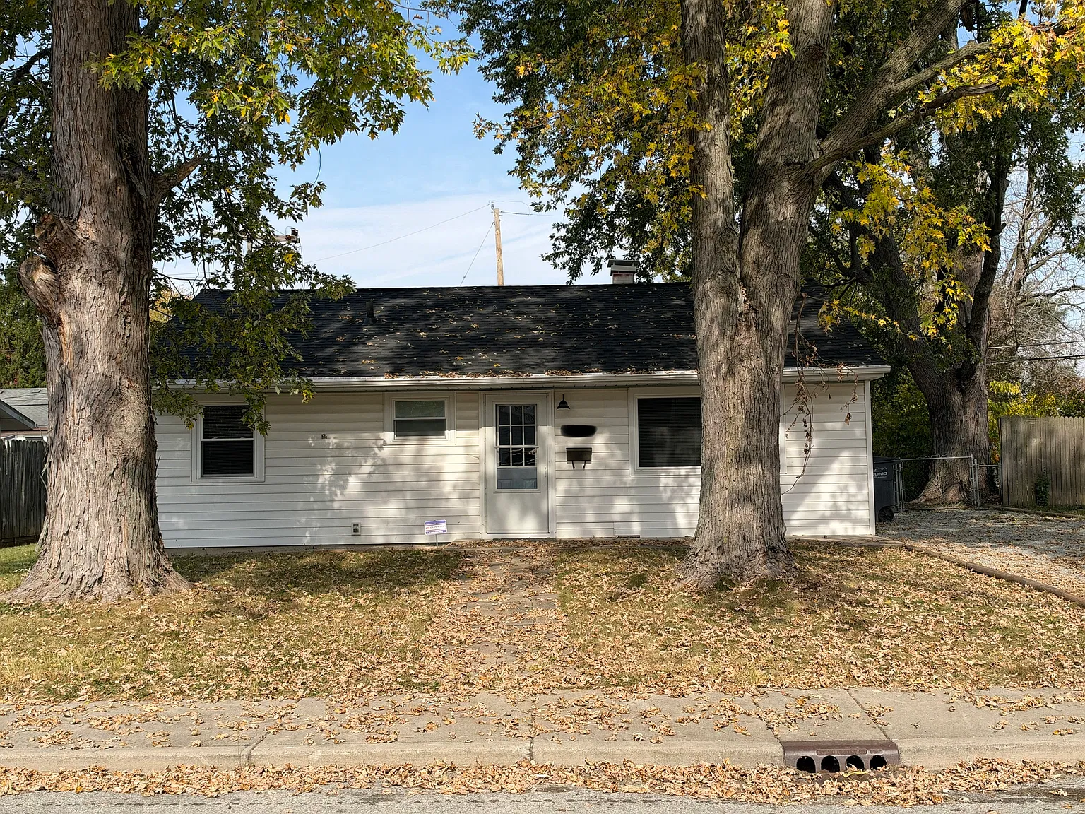 Columbus Blvd, Kokomo — Photo 1