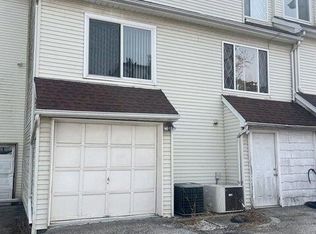536 Drumgoole Rd W, Staten Island, NY 10312