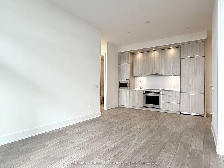 858 Dupont St #Penthouse 33 — Photo 7