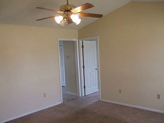 5th image of 4159 Blackstone Dr