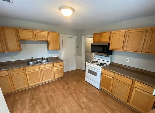 104 8th St NW APT Photo 1