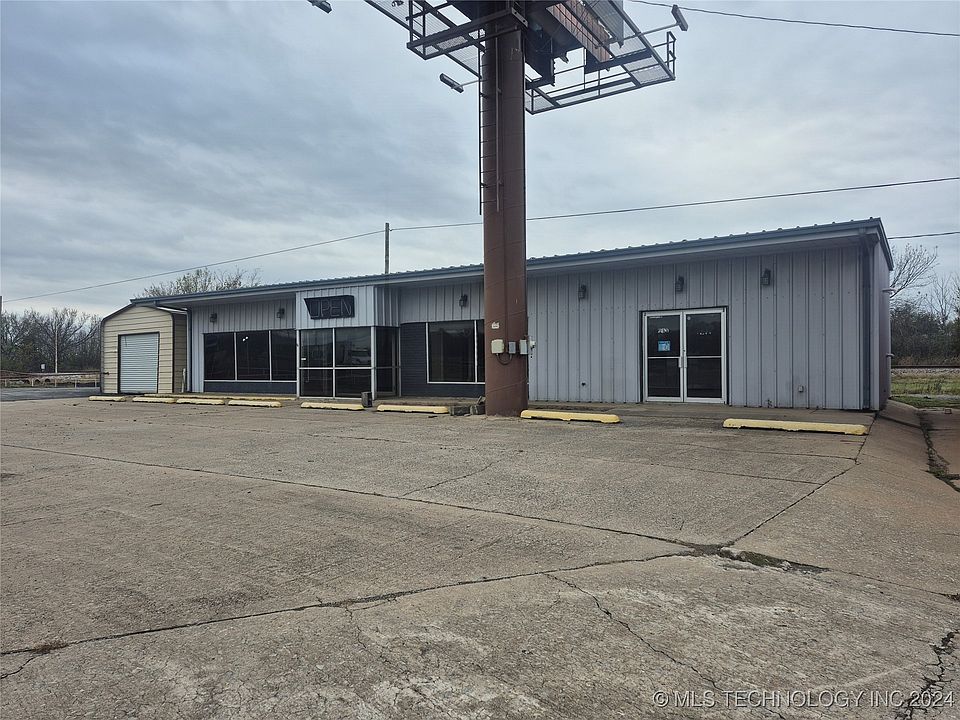 1st image of 403 S Chouteau Ave