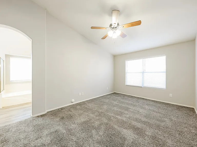 9631 W Clara Ln — Photo 10