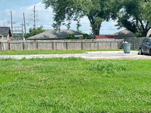 504 Holiday Dr, Houma, LA 70364