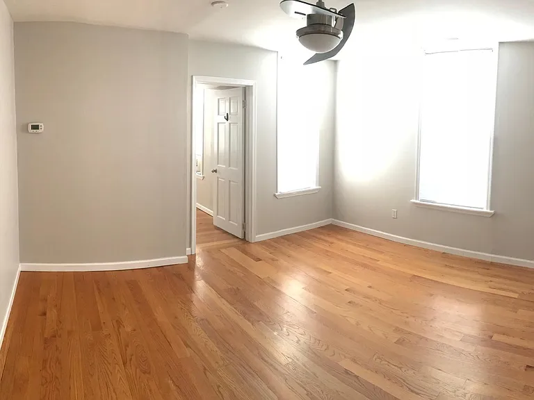 131 Ward Ave #1 — Photo 6