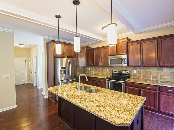 3rd image of 4675 Yarrow St