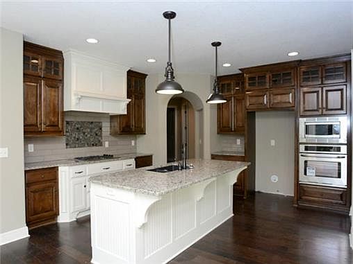 4th image of 1317 NE Woods Edge Cir