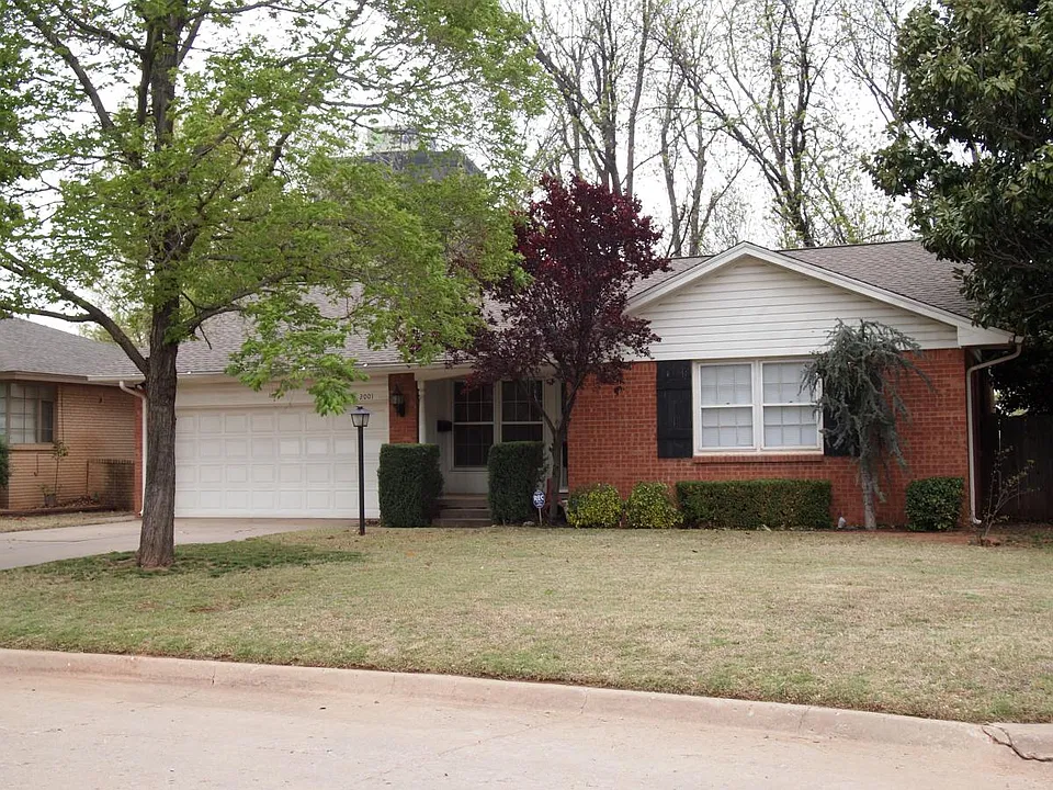 2001 NW 47th St