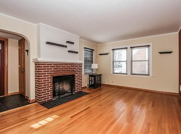 5th image of 1038 Woodlawn Ave