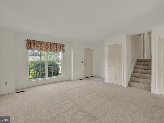4th image of 15 Katie Ct