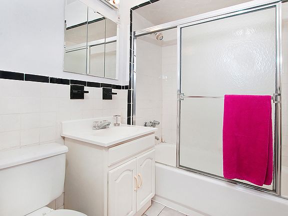 5th image of 247 E 33rd St #5H