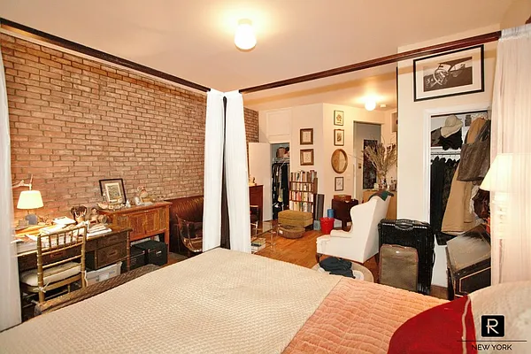 Rented by R New York | media 23