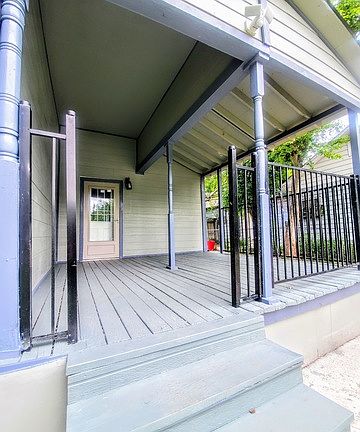 3rd image of 2413 Leal St