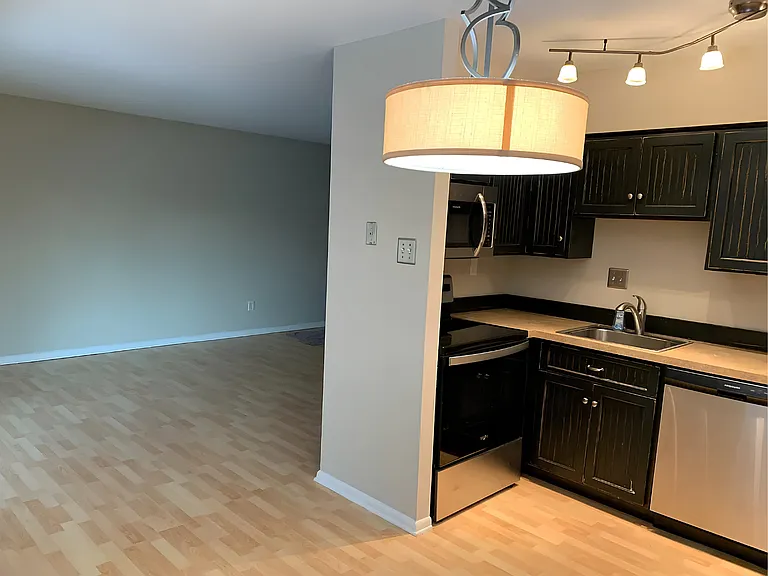 117 Shannon Dr — Photo 3