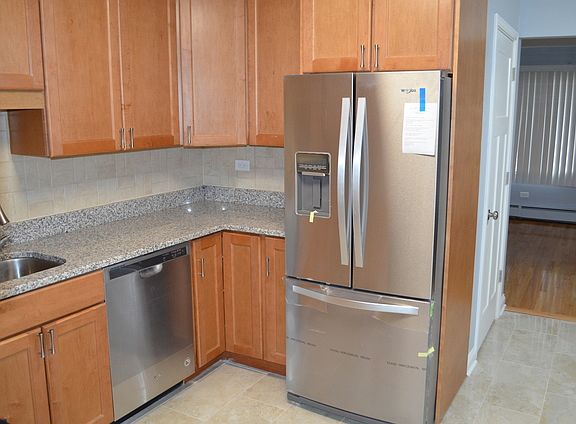 3rd image of 21 King Arthur Ct APT 9