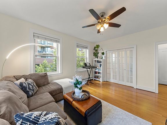5th image of 640 W Waveland Ave #4A