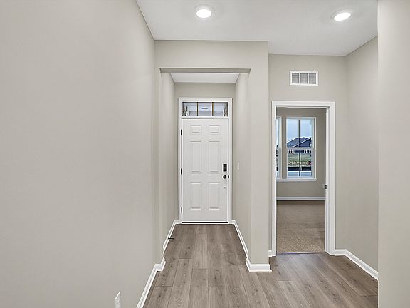 5th image of 18425 Depoe Ln