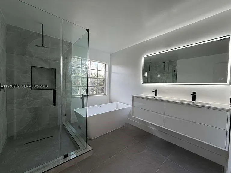 189 Cameron Dr — Photo 12