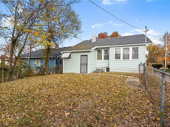 3rd image of 3903 E 39th St
