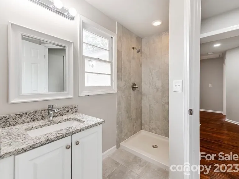 3339 Sargeant Dr — Photo 12