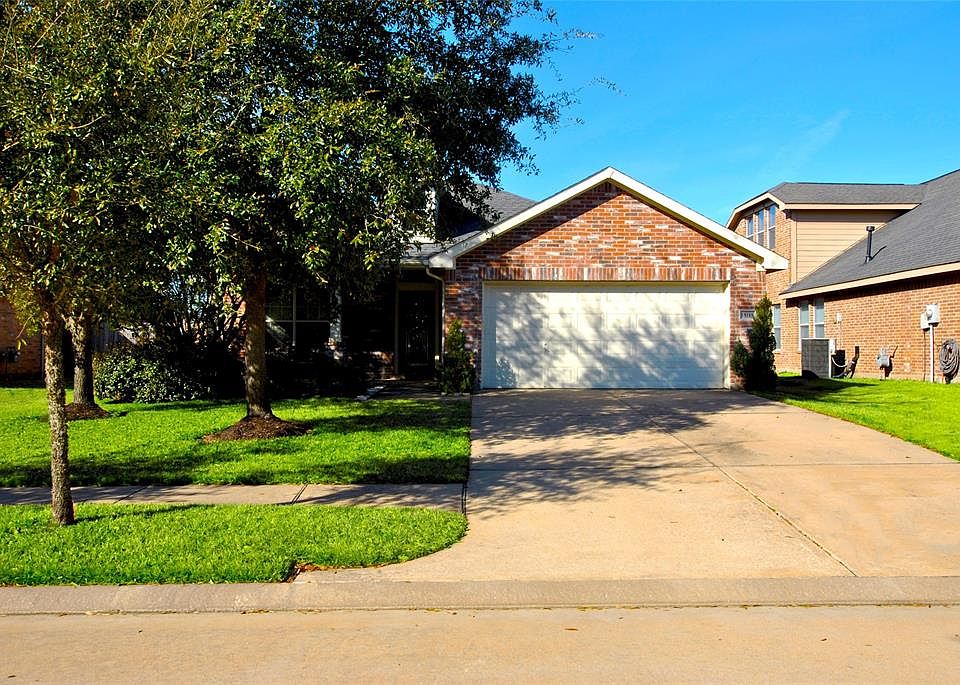 1st image of 15115 Crescent Lilly Dr