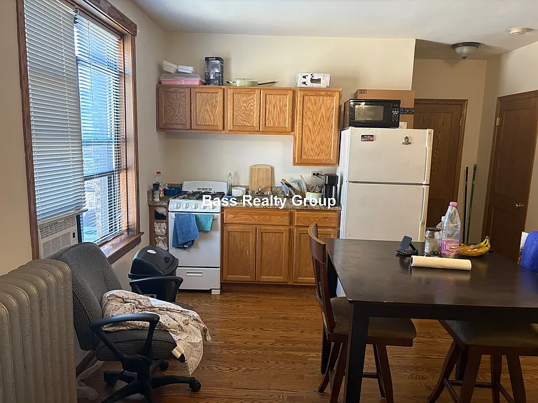 4806 N Kedzie Ave #209 — Photo 3