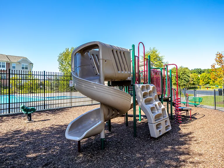 27844 Hopkins Dr — Photo 9