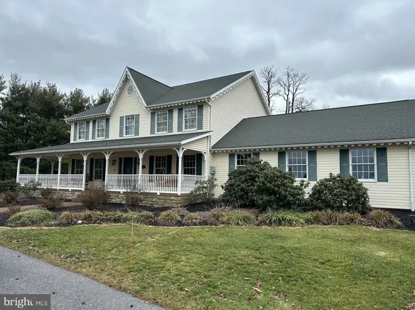 1472 Walker Rd, Chambersburg, PA 17202