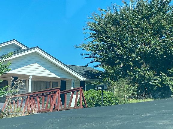 2nd image of 1316 Allgood Dr