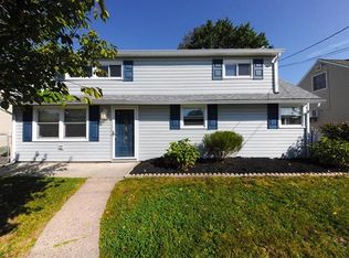 94 Poplar St, Carteret, NJ 07008