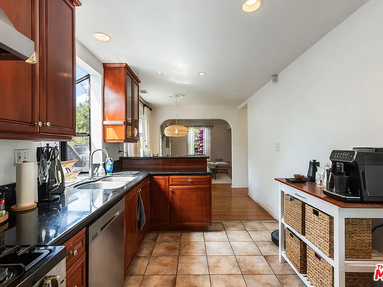 2310 Manning Ave — Photo 16