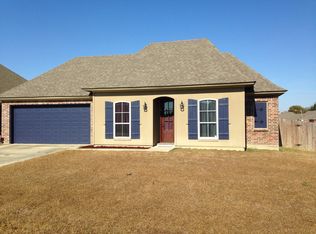 100 Regal Oaks Dr, Scott, LA 70583