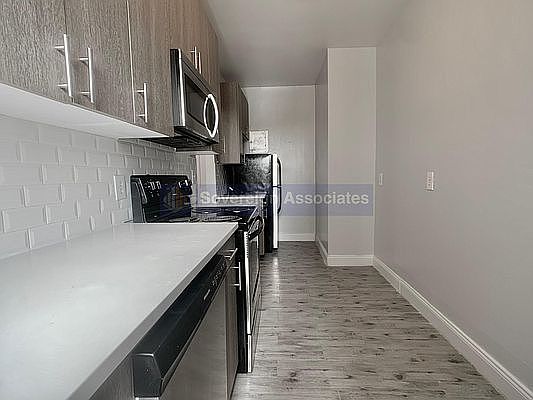 4th image of 518 W 204th St #502