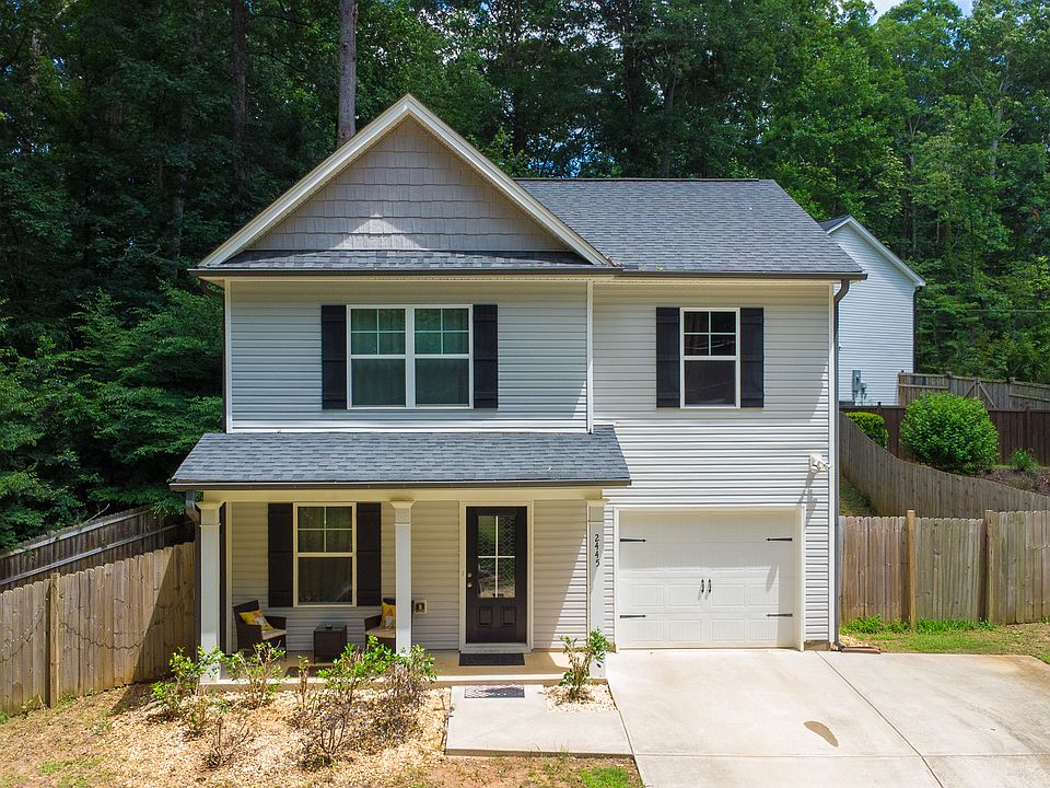 1st image of 2445 Fleetwood Dr