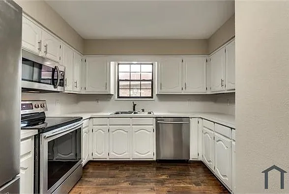 4 bed, 1634 sqft, $2,500 — Photo 4