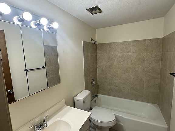 2nd image of 7190 N Roanoke Rd #2