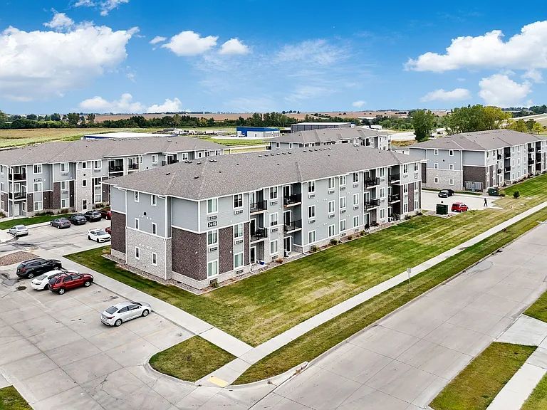 Parkside Luxury Apartments — Photo 10