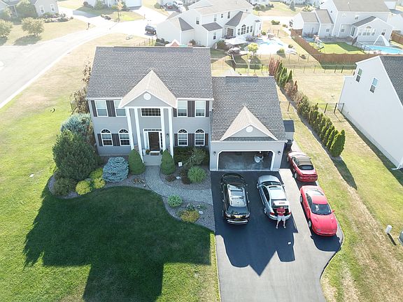 4th image of 8714 Lavender Ln