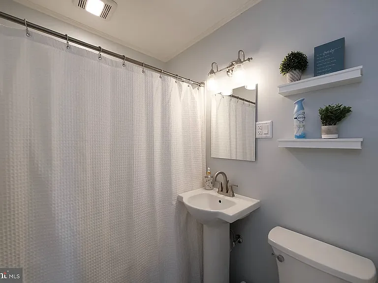 2640 Grandview Blvd — Photo 28